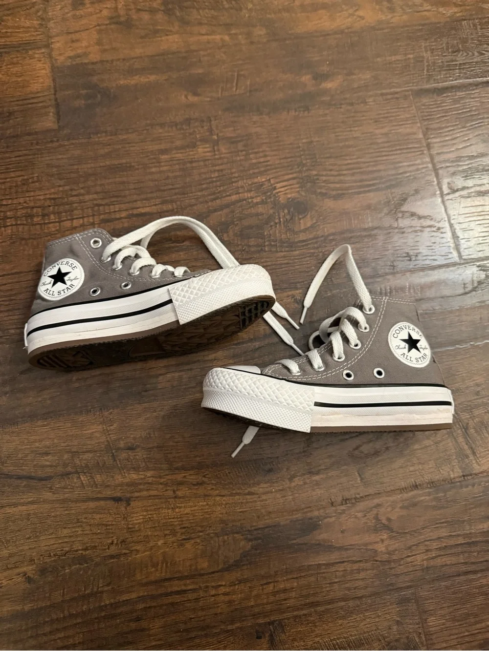 Converse Chuck Taylor All Star Platform High-Top Sneakers in Girls size 10.5